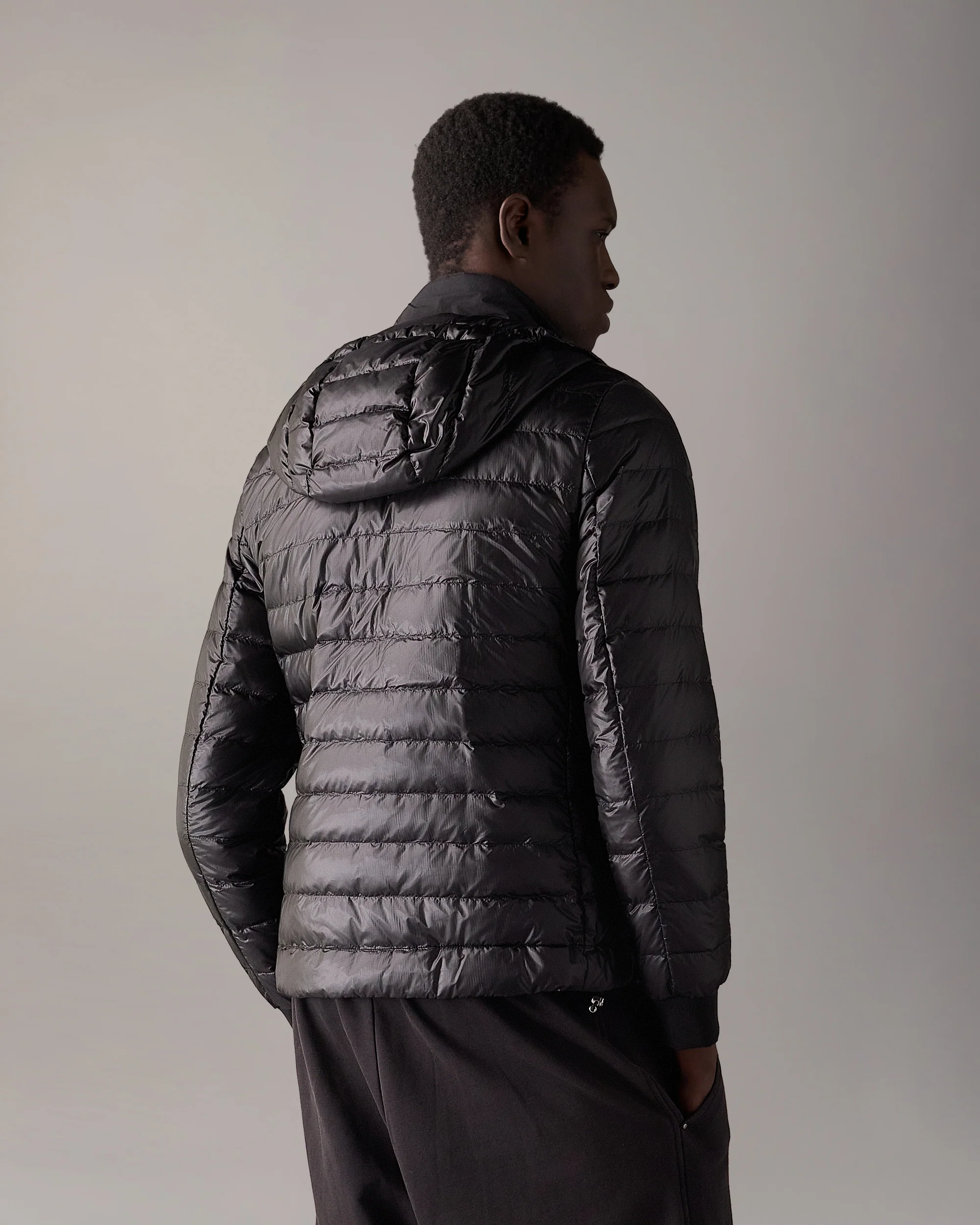 CLOUD WALKER AIR DOWN HOODIE-BLACK - Image 3