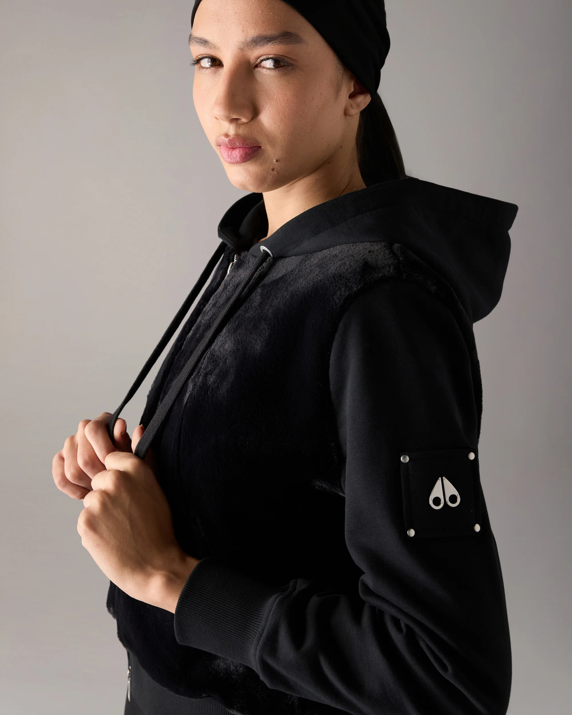 ROSLYN BUNNY HOODIE-BLACK - Image 6